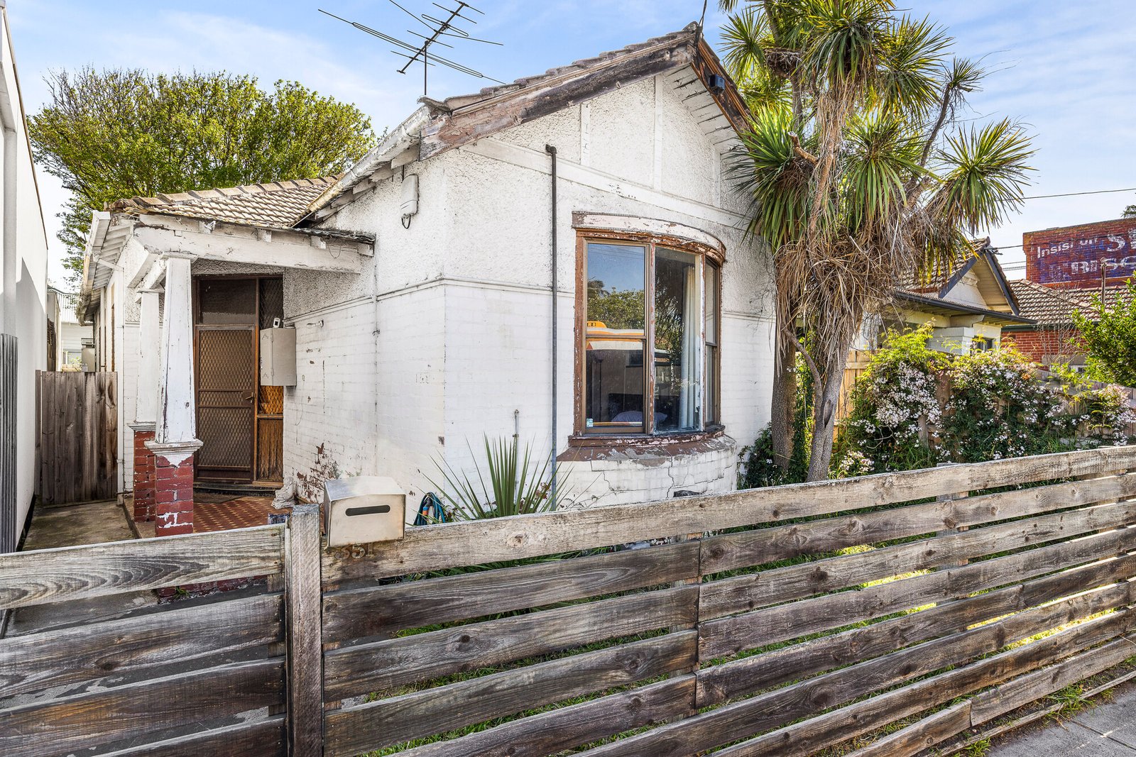 Gallery: 351 Barkly Street