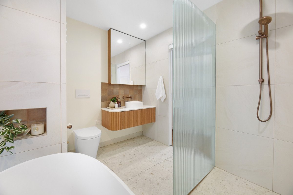 35/172 Barrier Reef Drive Mermaid Waters 18