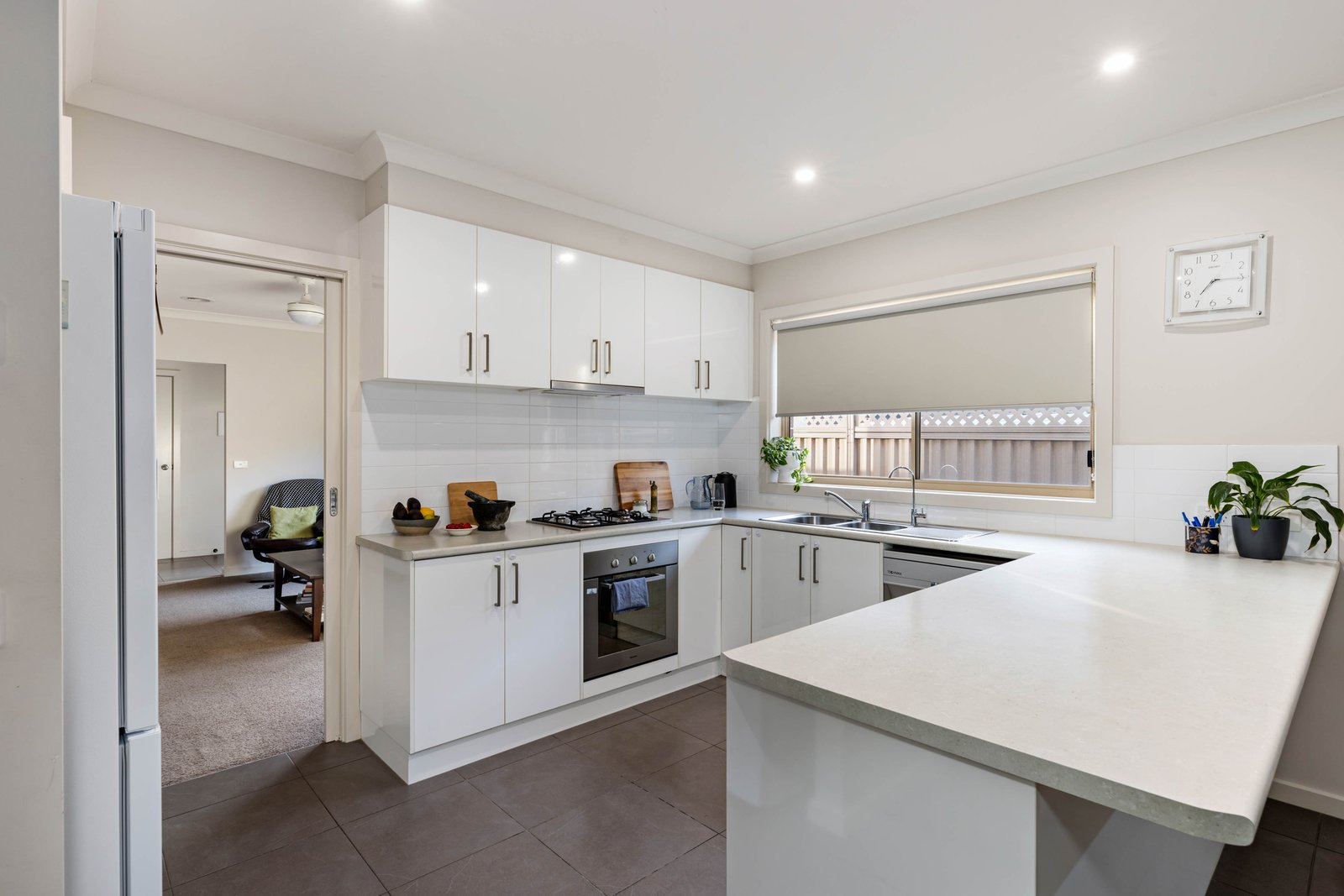 Gallery: 3/519 Bond Street