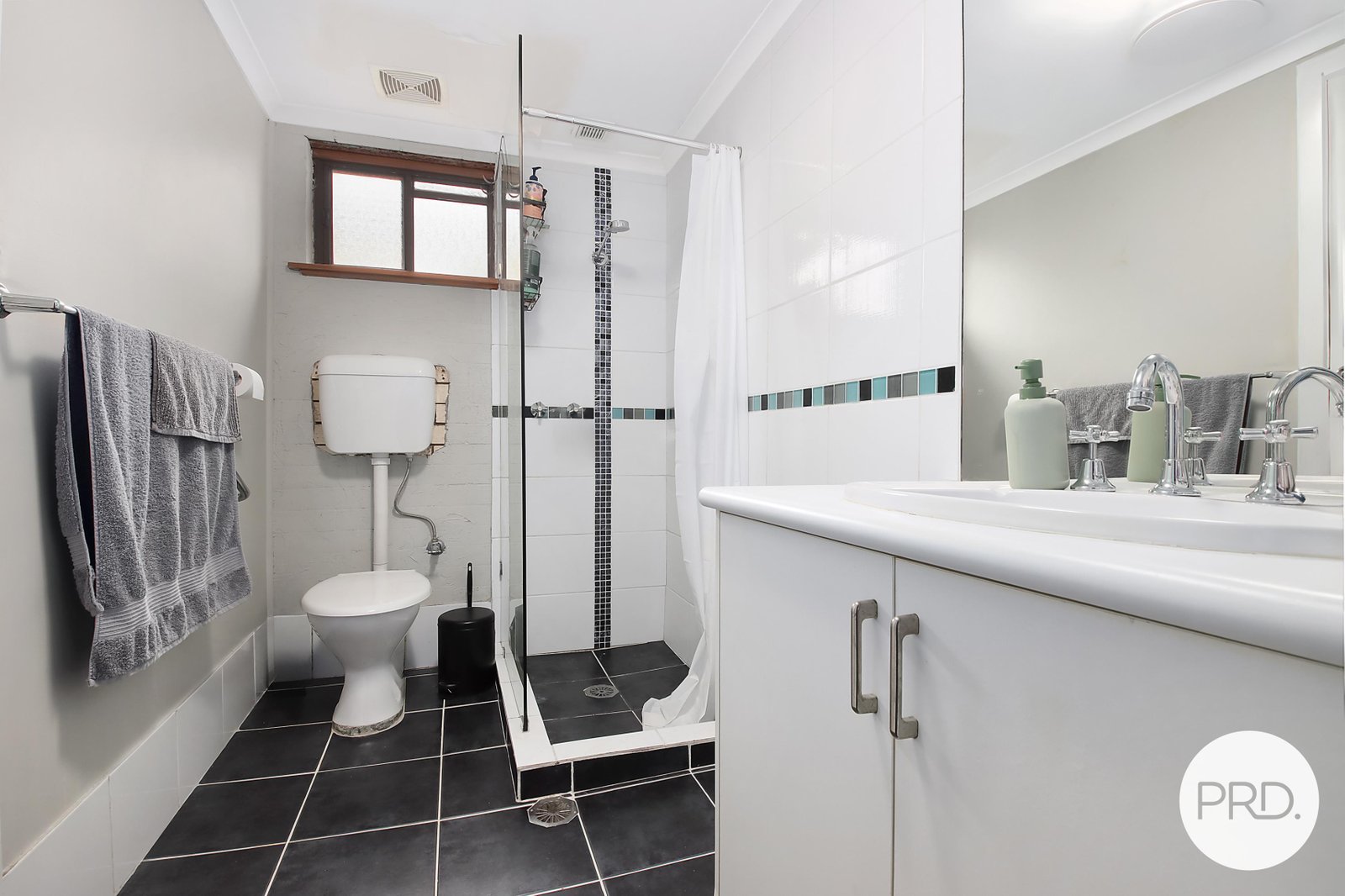 3/519 Schubach Street EAST ALBURY 9