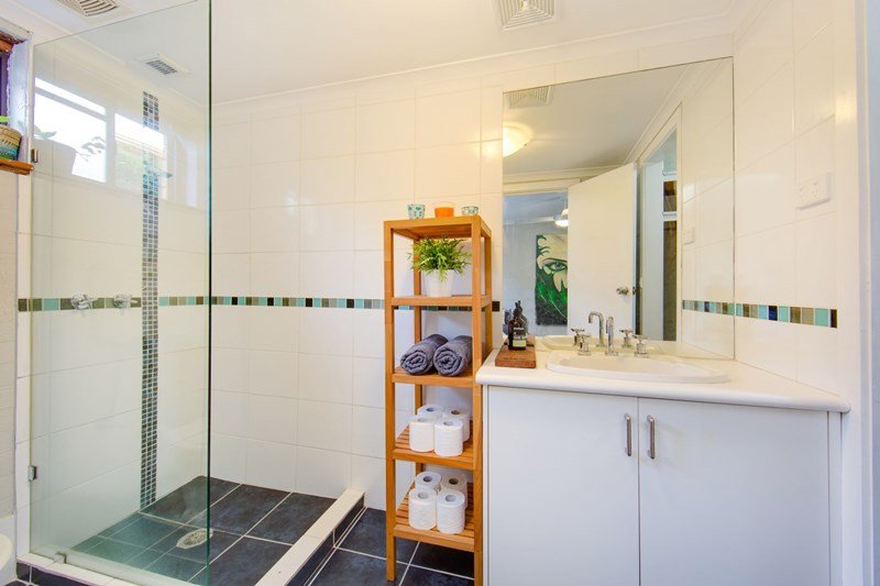 3/519 Schubach Street EAST ALBURY 9