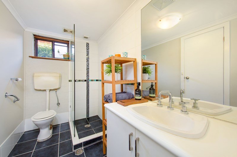 3/519 Schubach Street EAST ALBURY 10