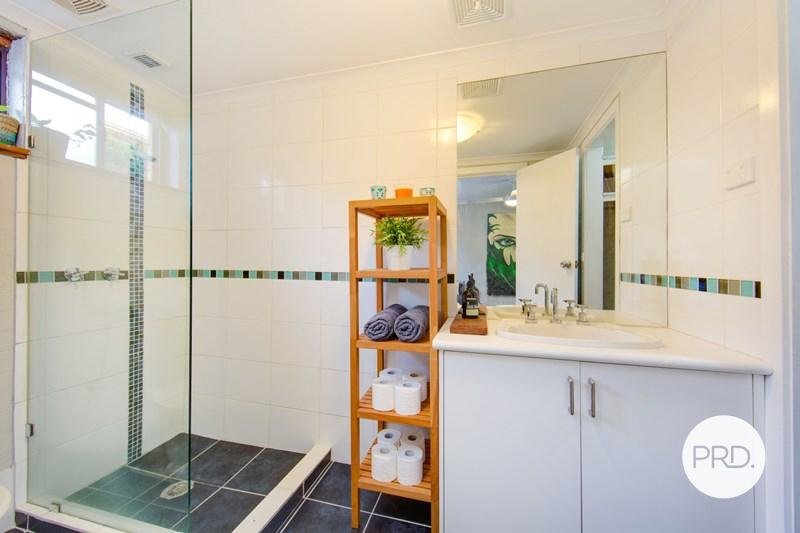 3/519 Schubach Street EAST ALBURY 9