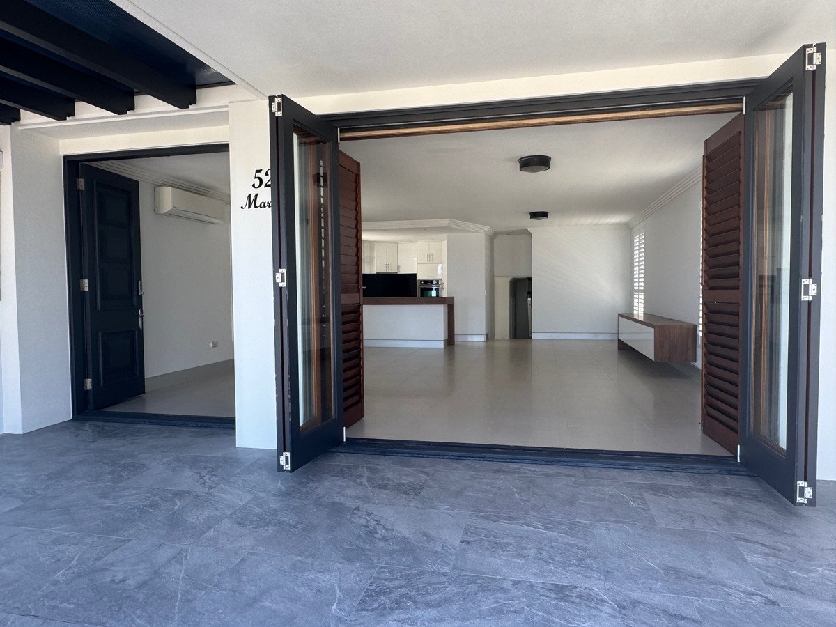 3/52 Marine Parade Miami 3