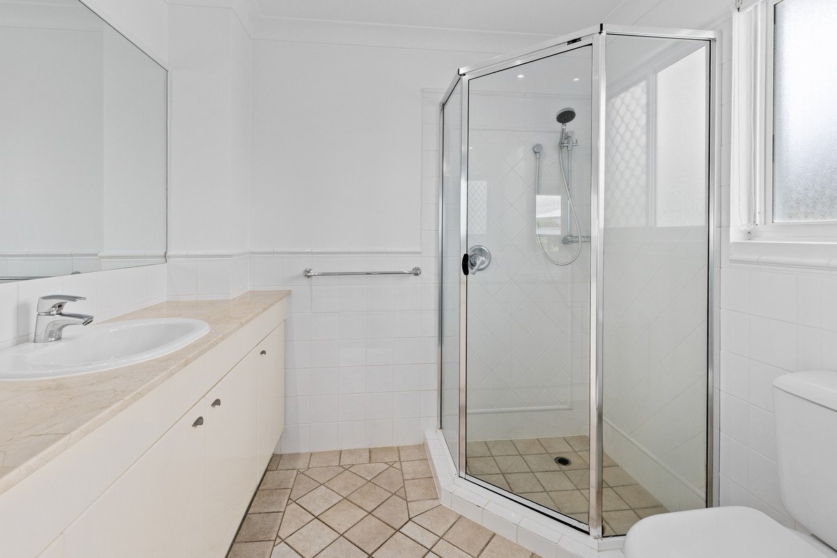 3/52 Marine Parade Miami 15