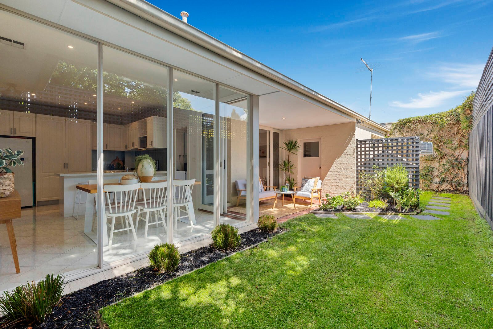 Gallery: 352 New Street