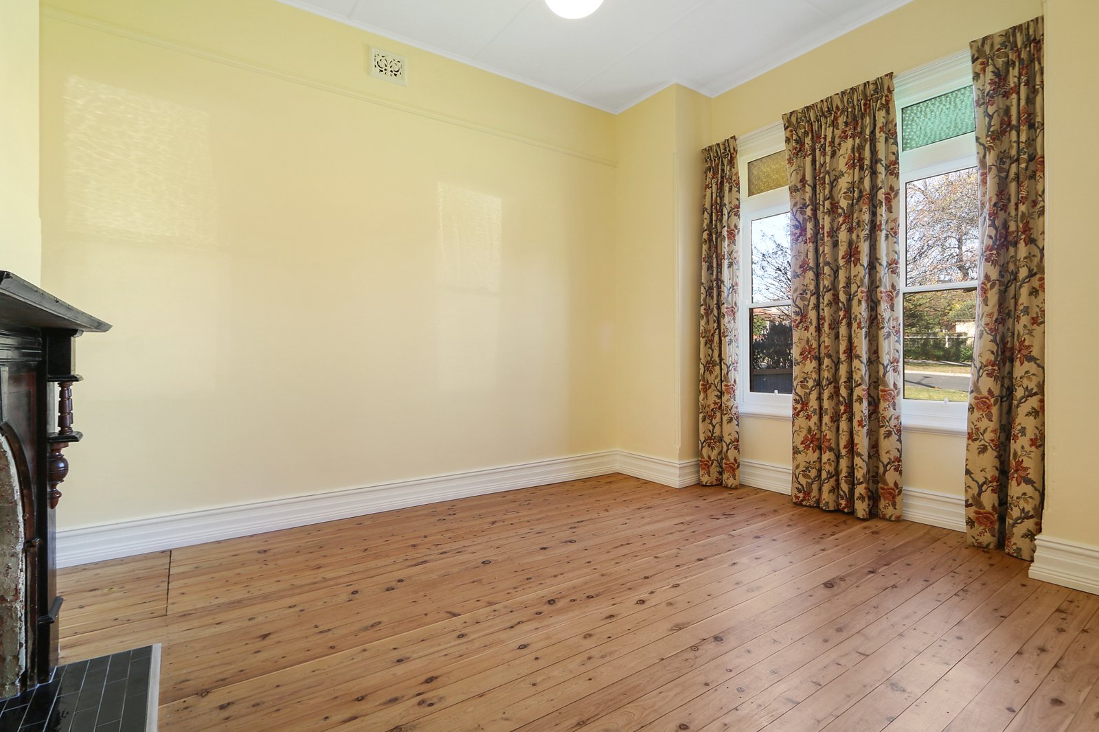 352 Wilson Street EAST ALBURY 4
