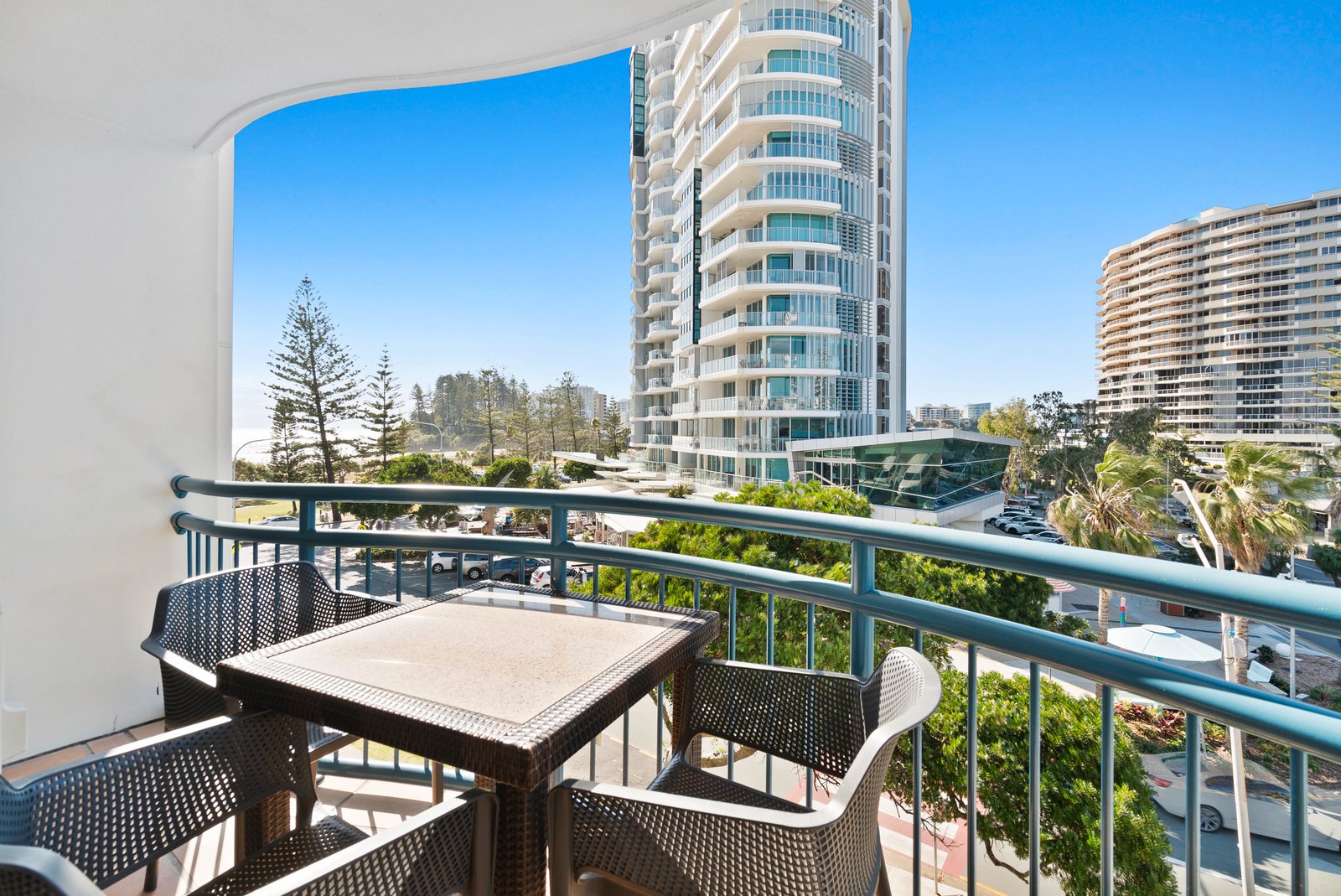 352/99 Griffith Street COOLANGATTA 1
