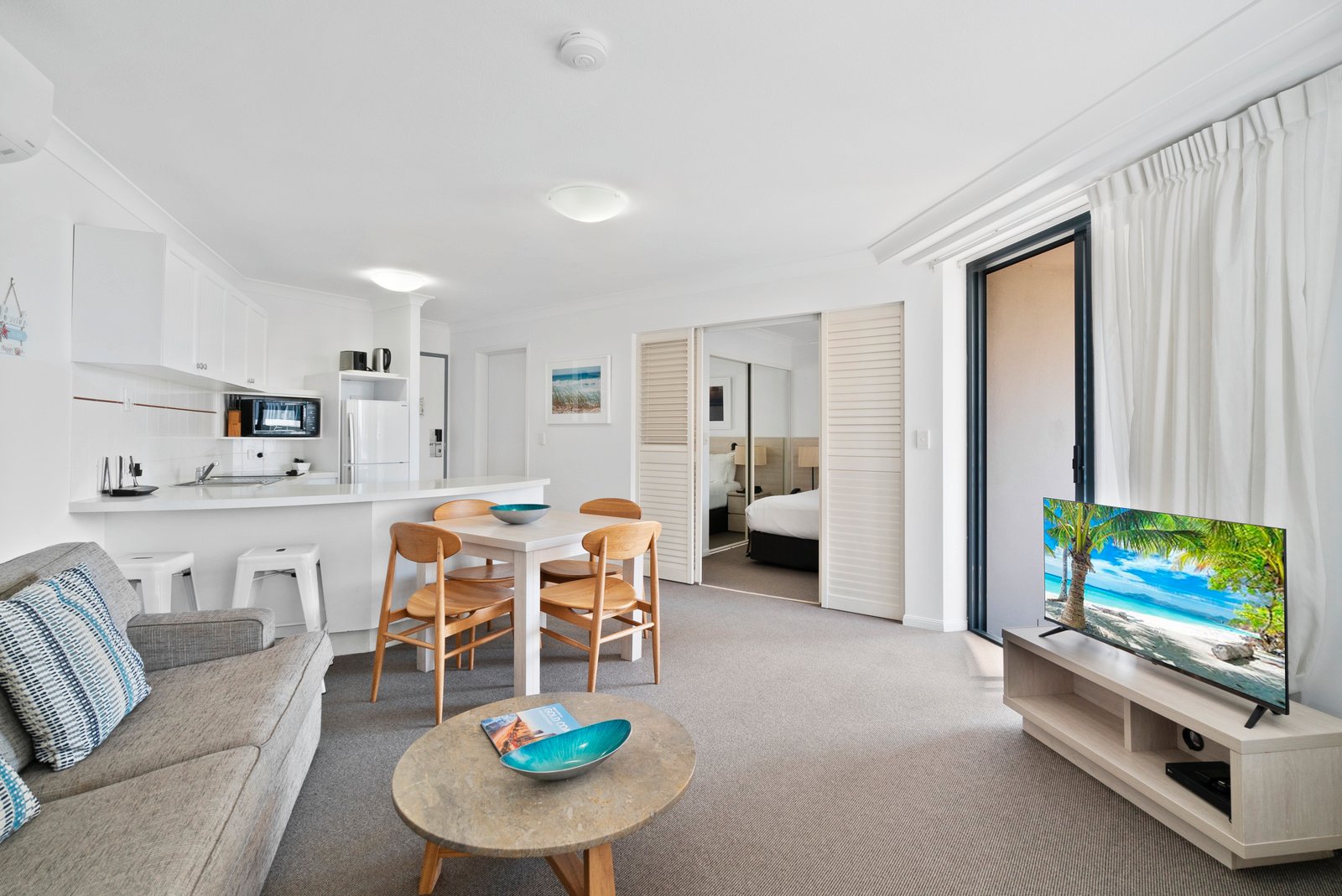 352/99 Griffith Street COOLANGATTA 3