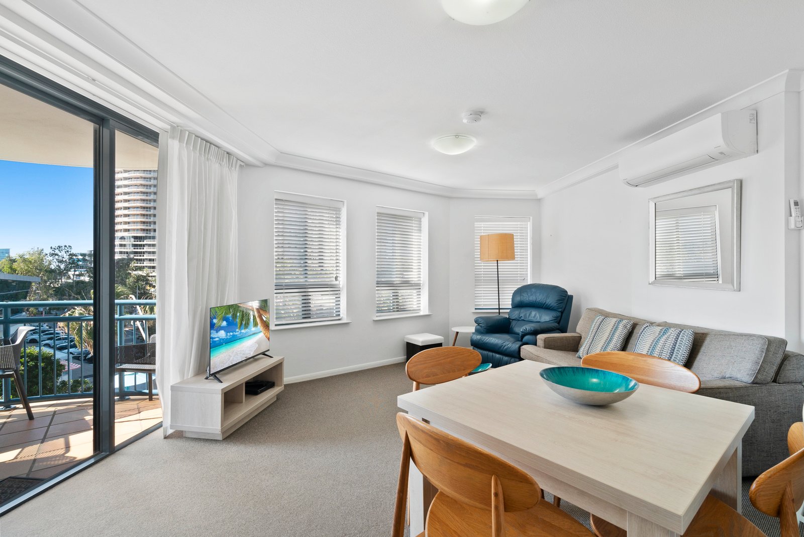 352/99 Griffith Street COOLANGATTA 5