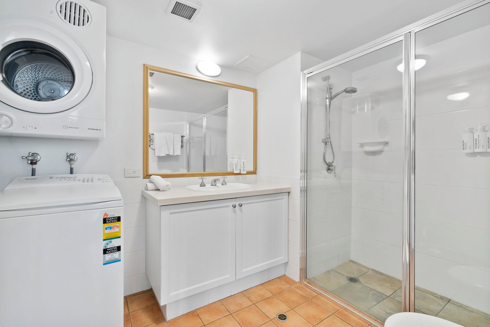 352/99 Griffith Street COOLANGATTA 8