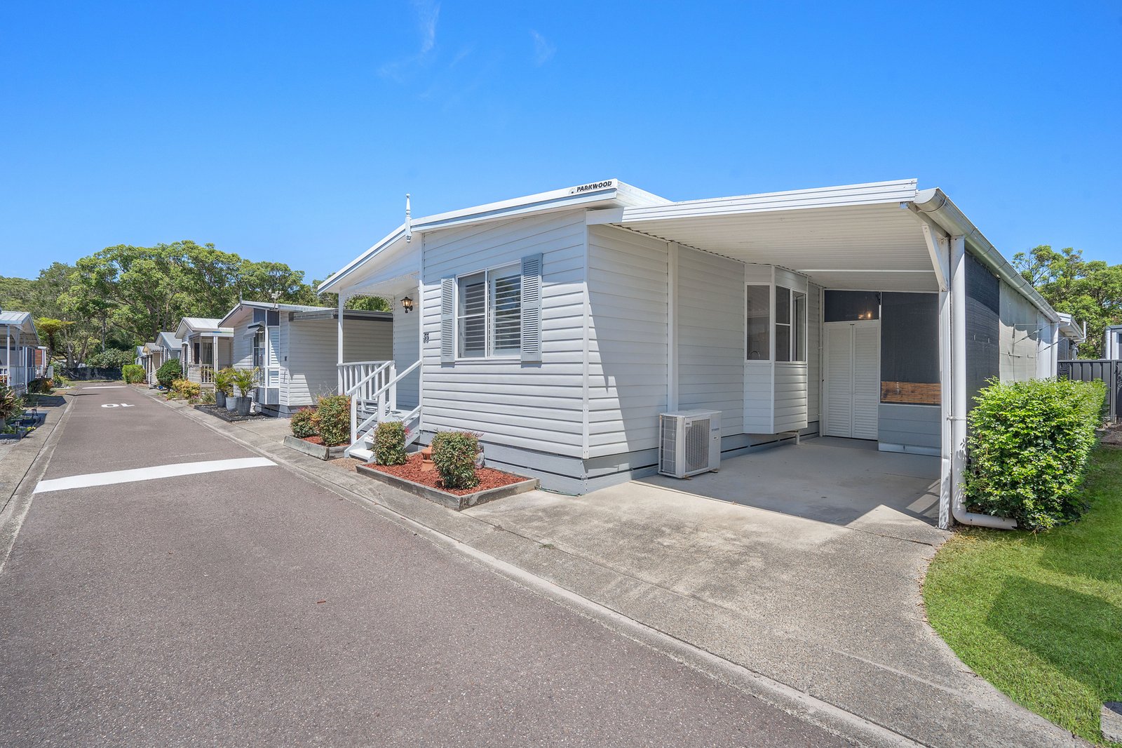 35/554 Gan Gan Road ONE MILE 1