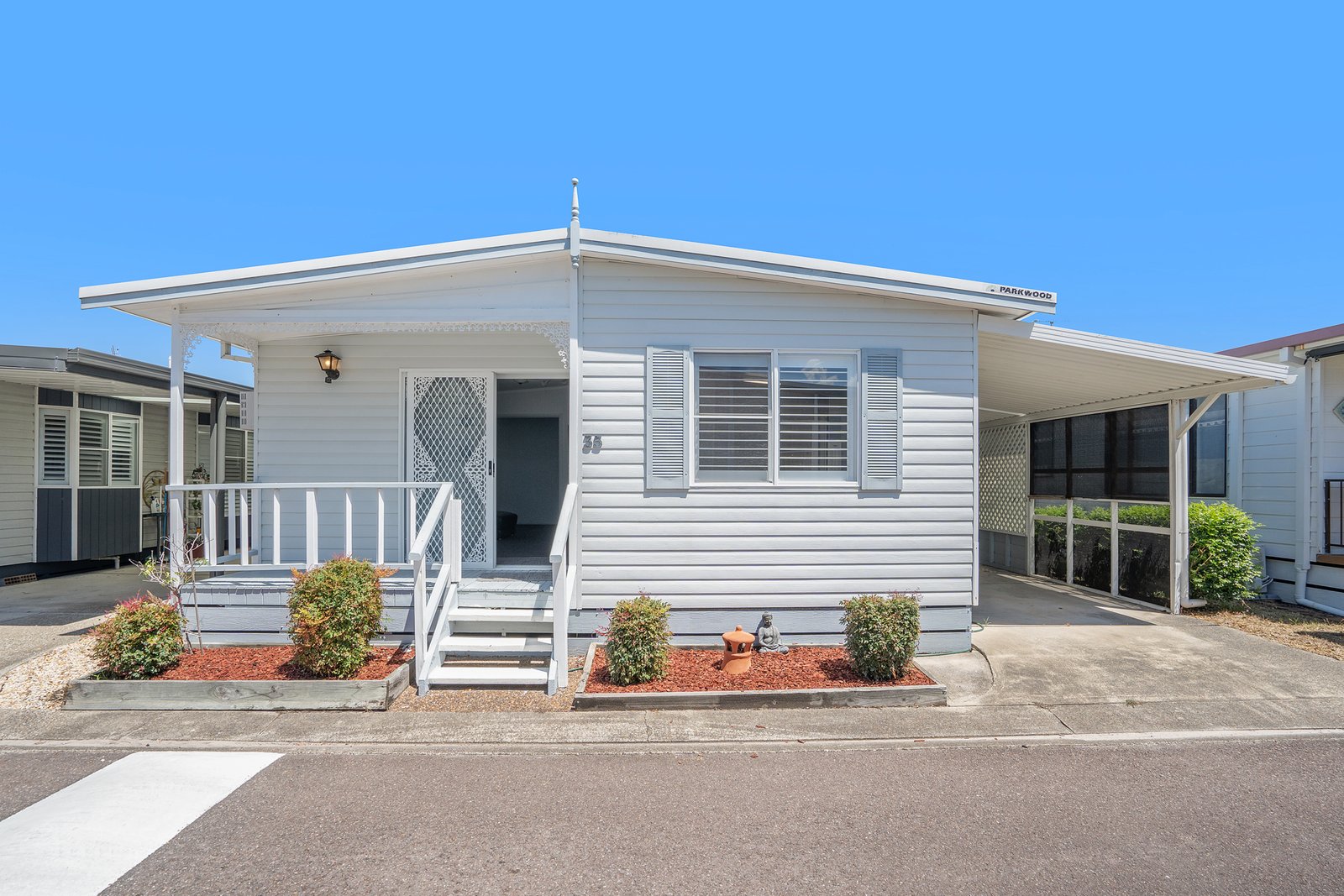 35/554 Gan Gan Road ONE MILE 2