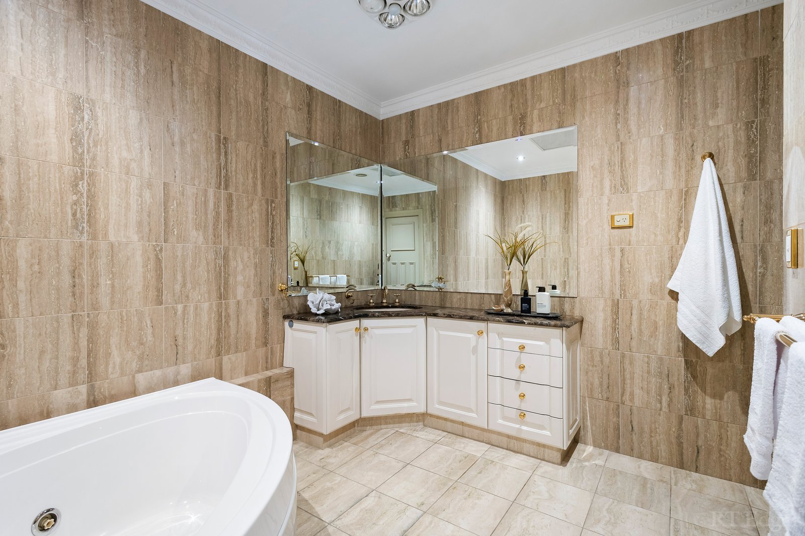 Real Estate and Property in 359 St Kilda Street, Brighton, VIC