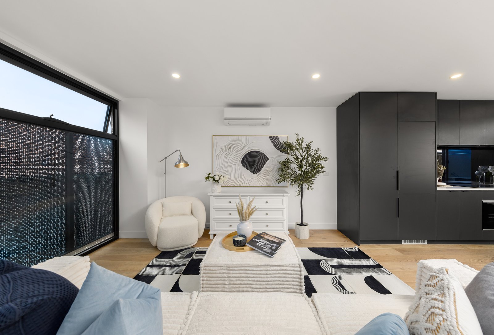 Gallery: 3/595 High Street