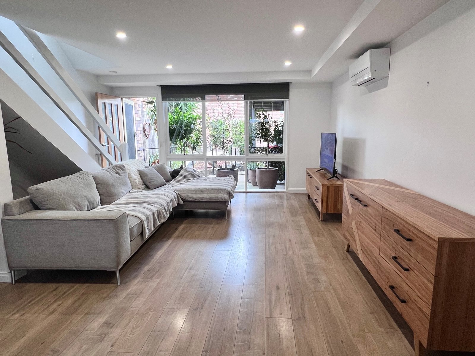 Gallery: 35/99-101 Nepean Highway