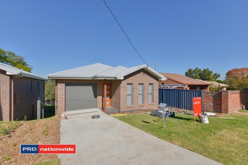 35a Johnston Street TAMWORTH 9