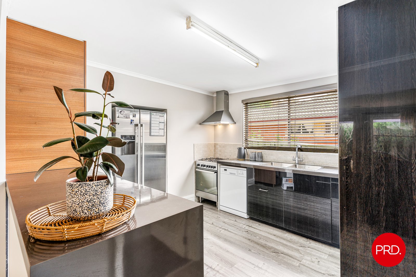 35A Macdougall Road GOLDEN SQUARE 6