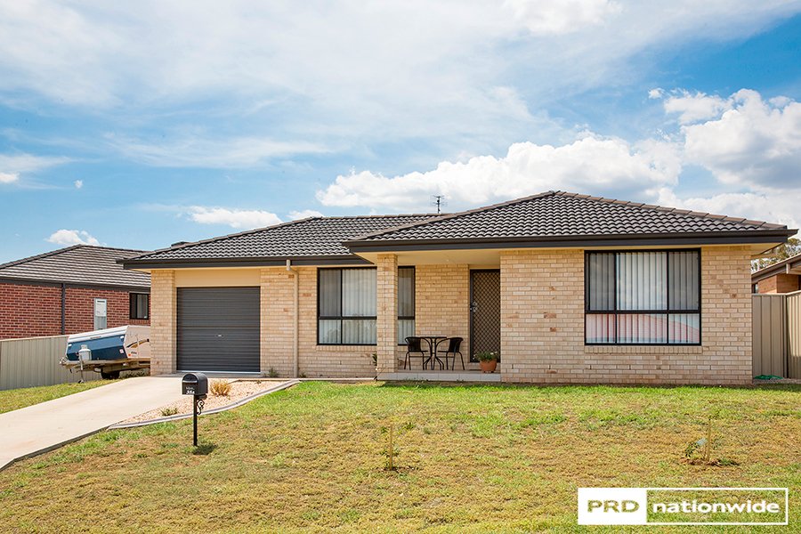 35a Orley Drive TAMWORTH 1