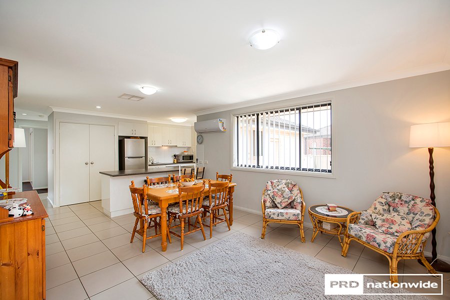 35a Orley Drive TAMWORTH 4