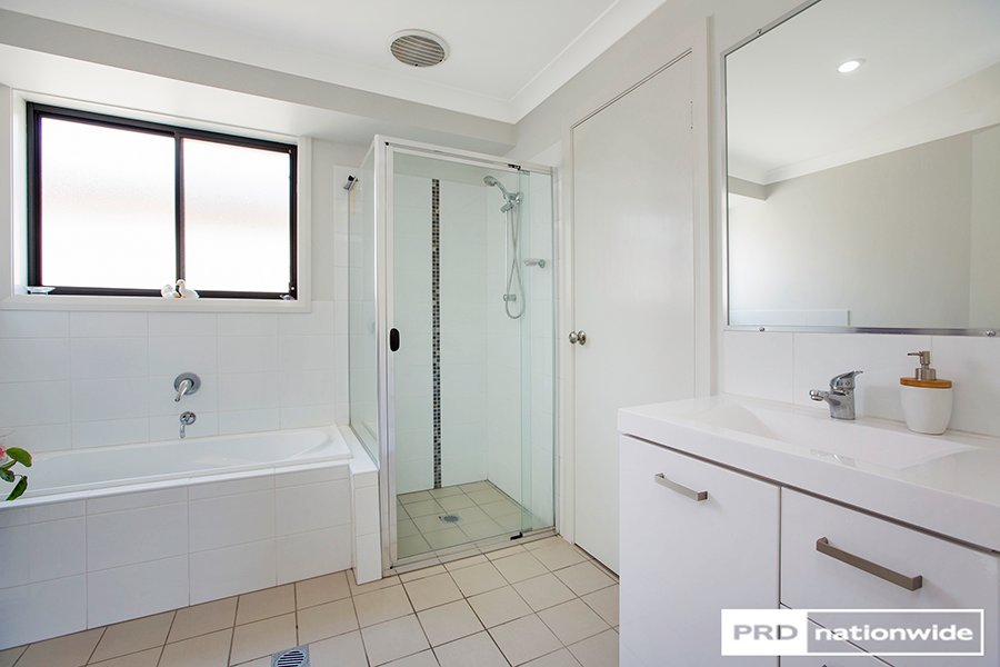 35a Orley Drive TAMWORTH 6