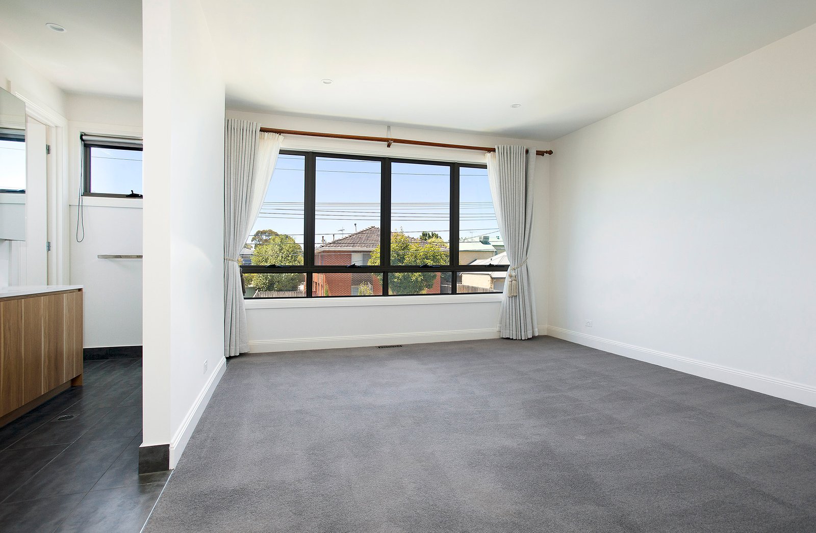 Gallery: 35B Lonsdale Avenue