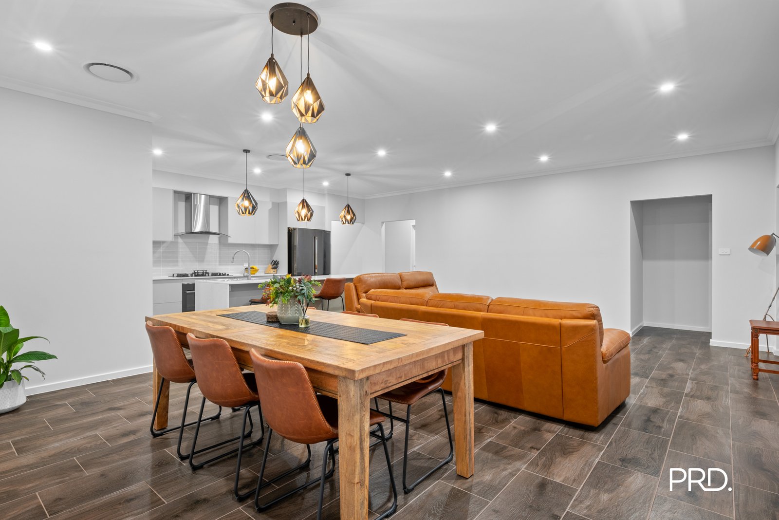 36 & 36A Resthaven Way SILVERDALE 4