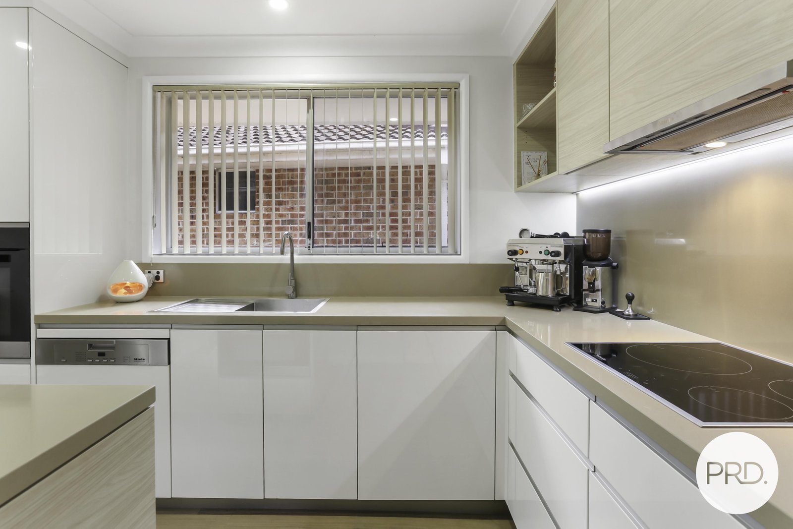 3/6-8 Darren Avenue KANAHOOKA 3