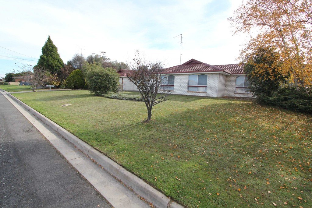 3/6 Aminya Avenue DELACOMBE 1