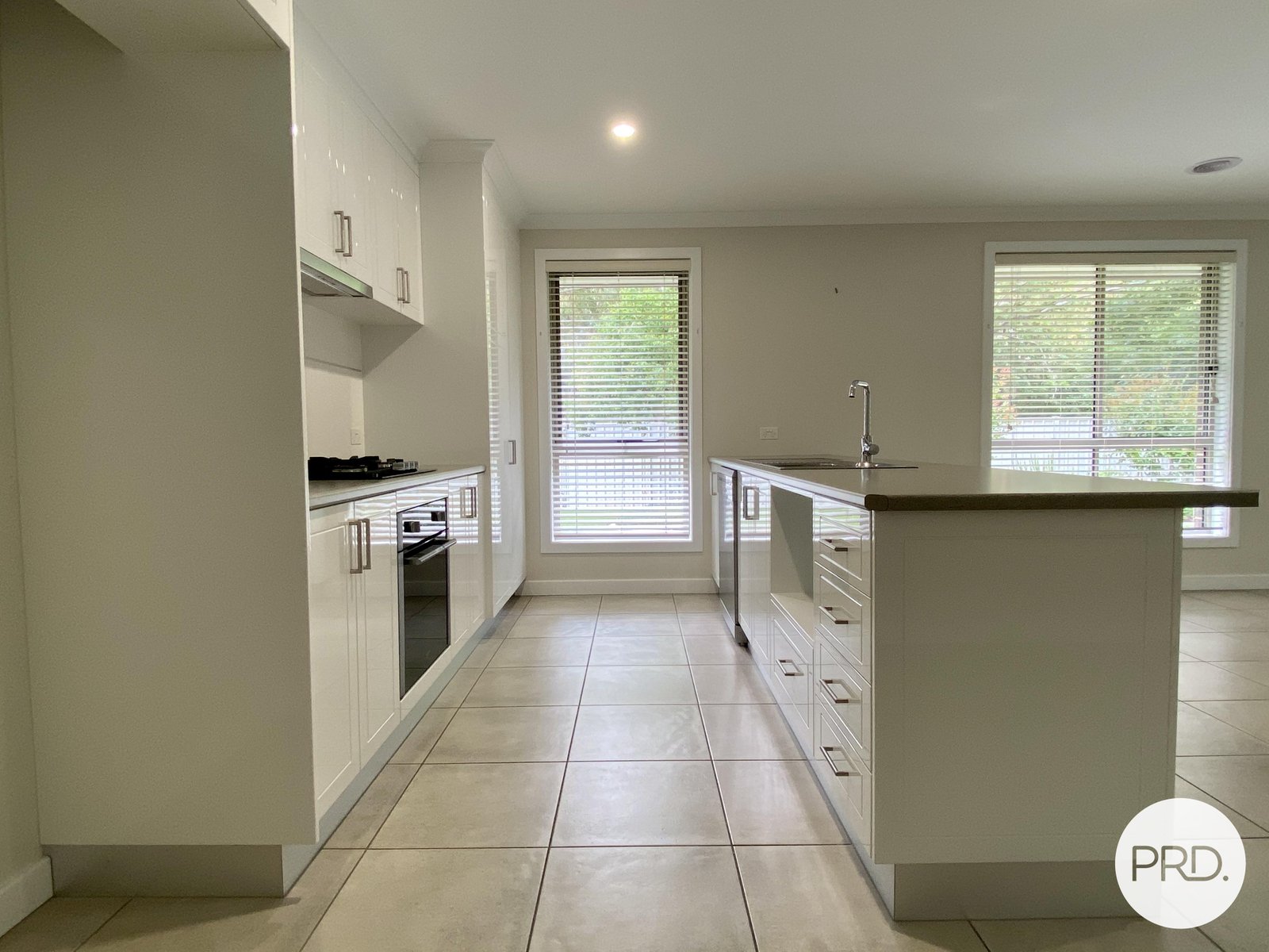 3/6 Annika Place NORTH ALBURY 2
