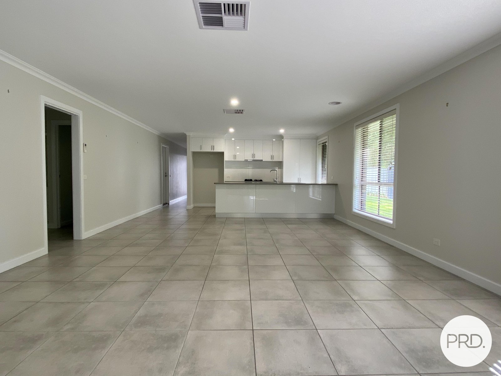 3/6 Annika Place NORTH ALBURY 4