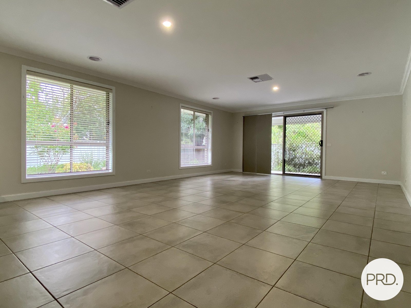3/6 Annika Place NORTH ALBURY 5