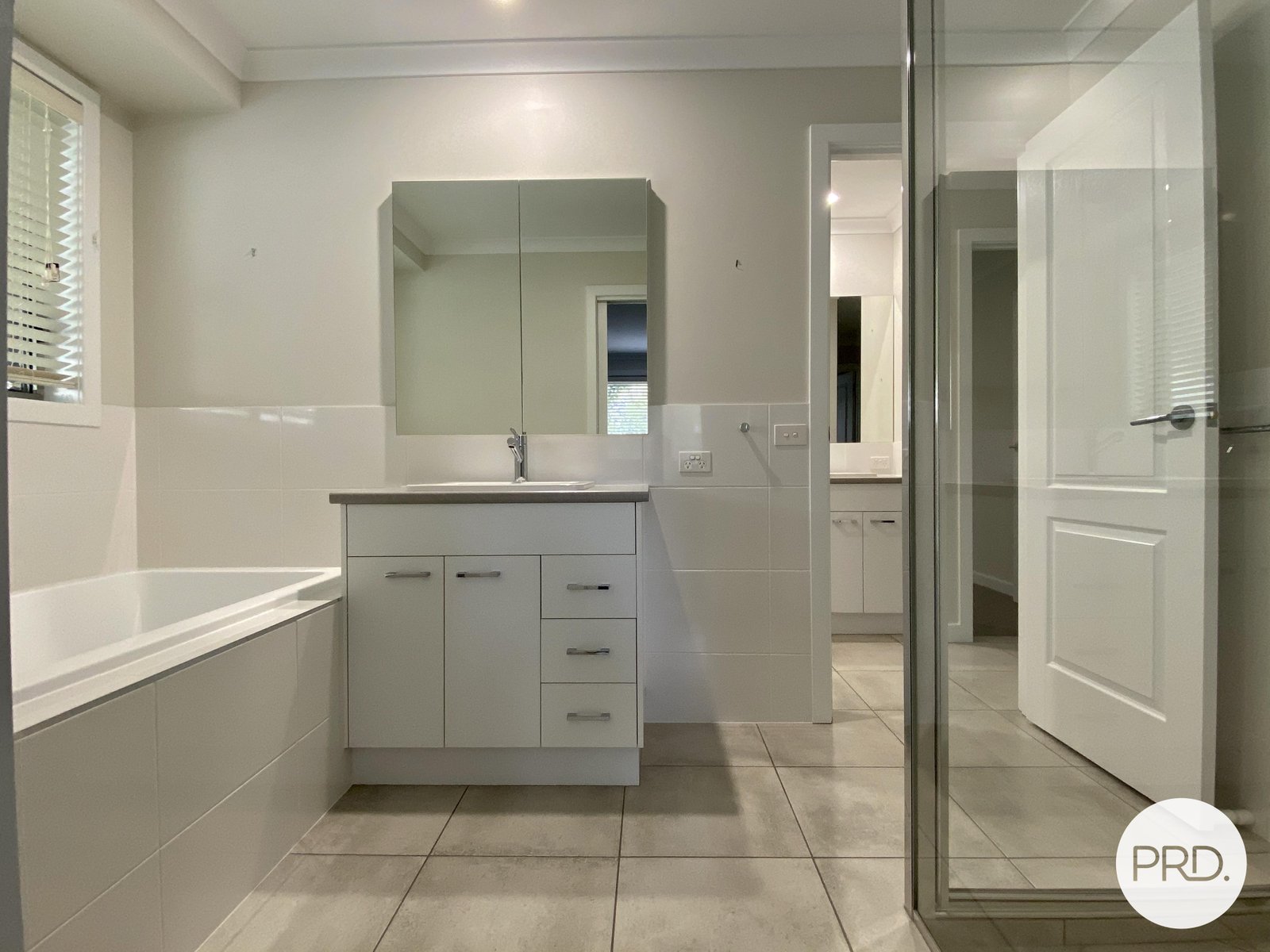 3/6 Annika Place NORTH ALBURY 10