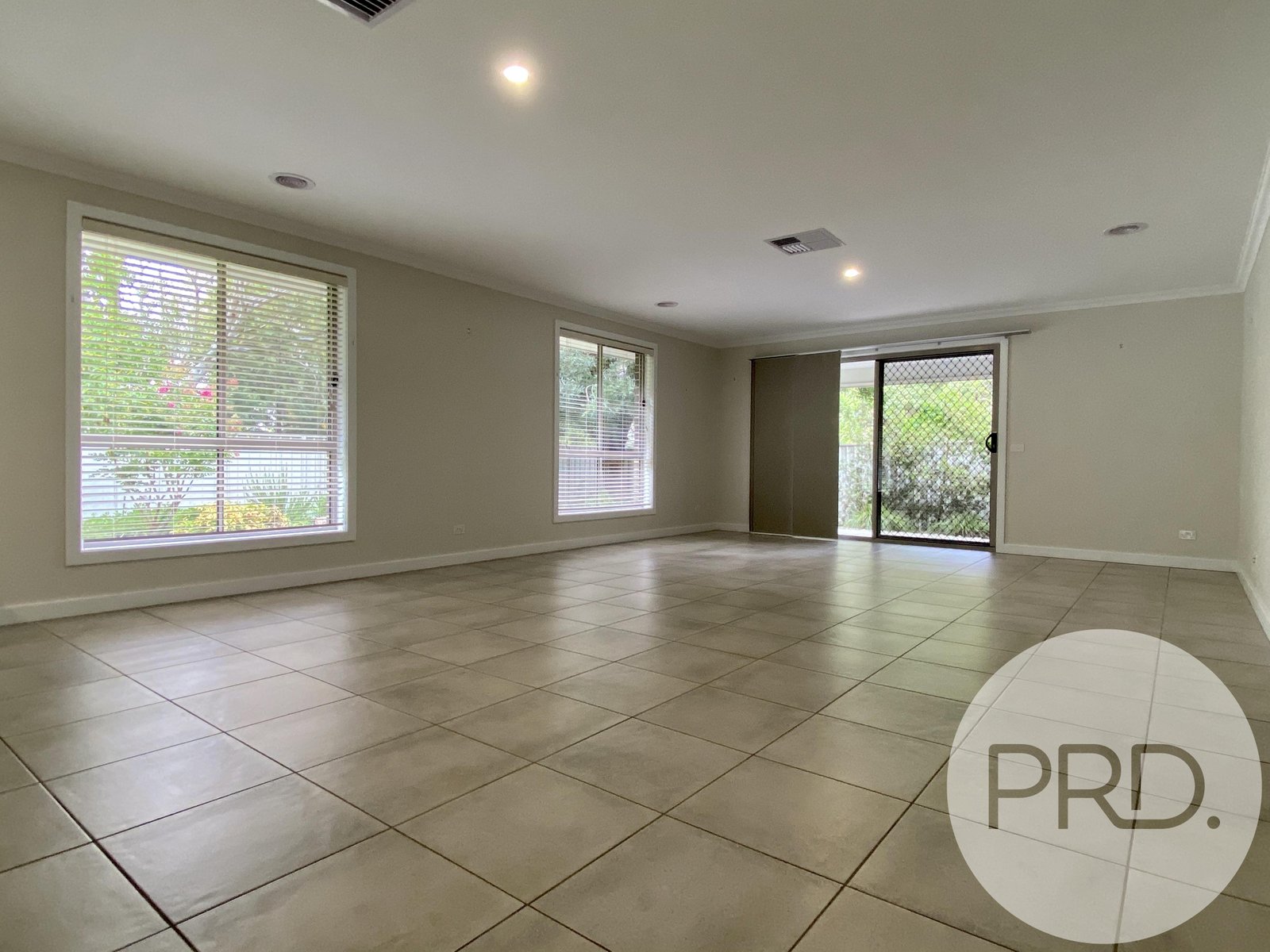 3/6 Annika Place NORTH ALBURY 6