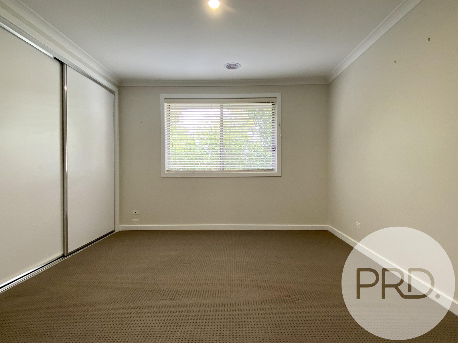 3/6 Annika Place NORTH ALBURY 9