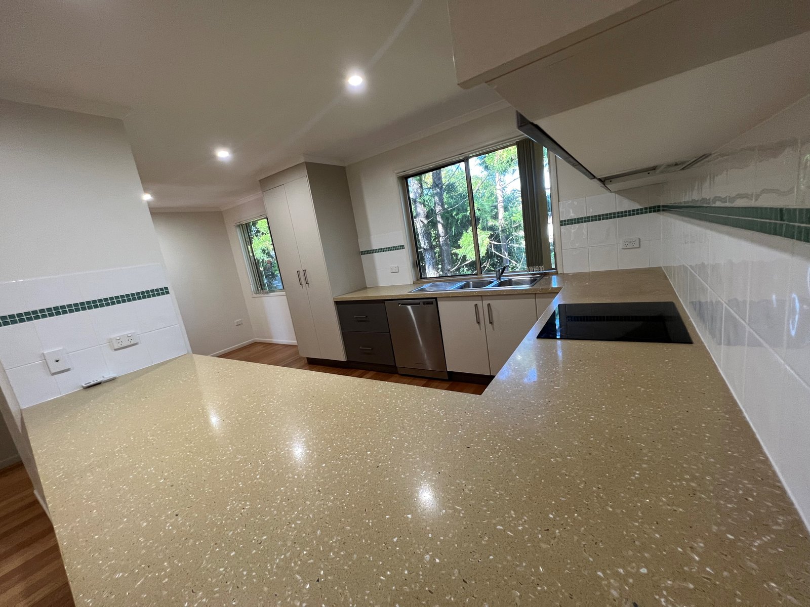 3/6 Beach Avenue TANNUM SANDS 4