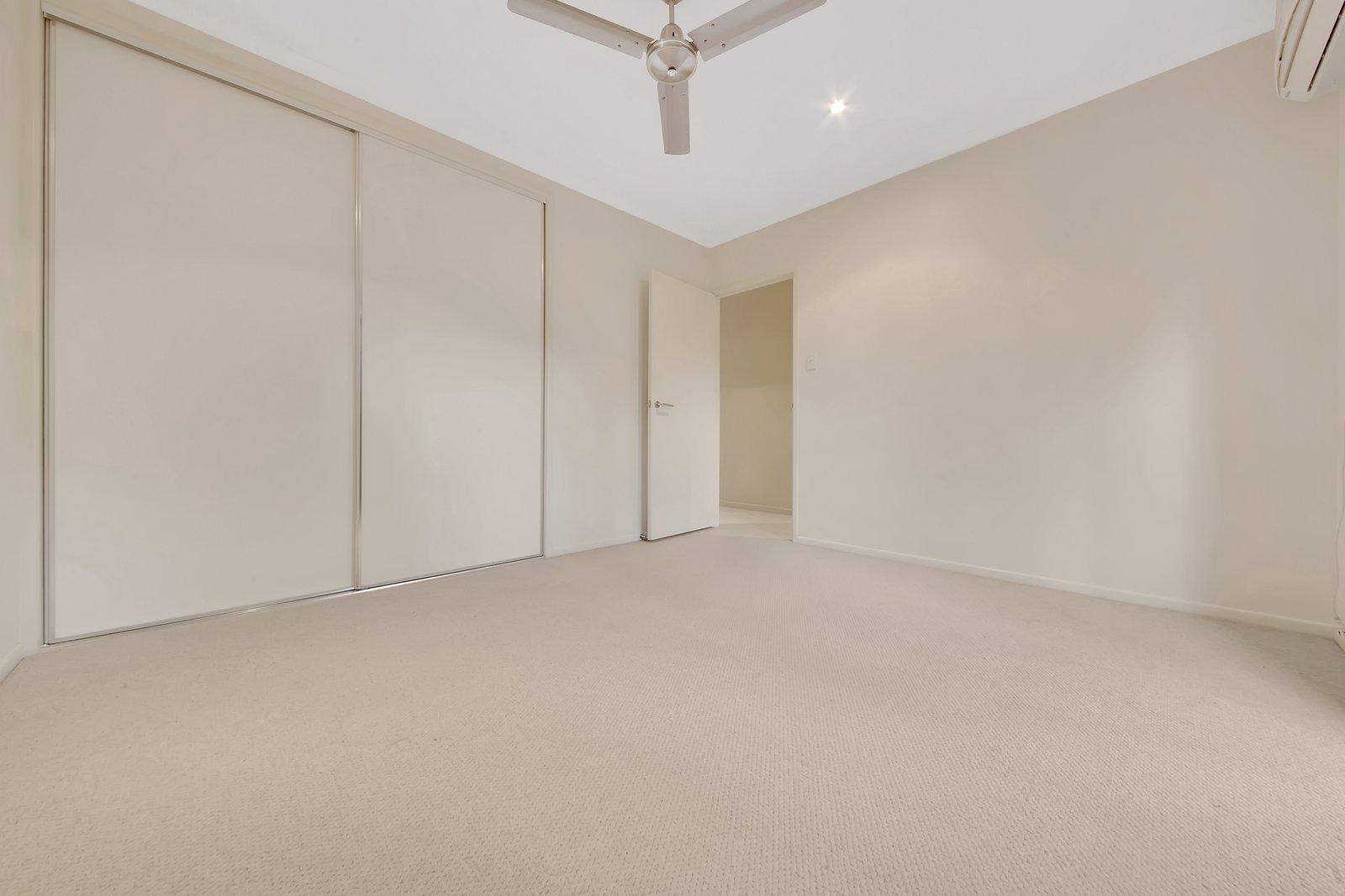 3/6 Beach Avenue TANNUM SANDS 13