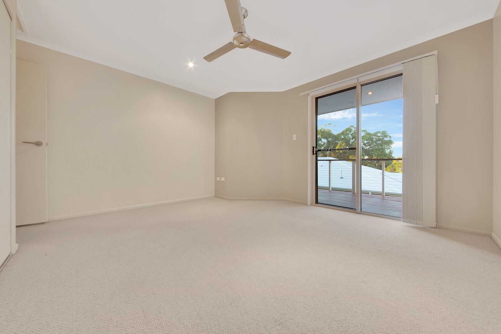 3/6 Beach Avenue TANNUM SANDS 15