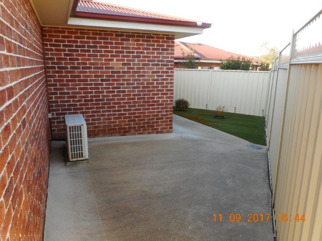 3/6 Beale St  TUMUT 8