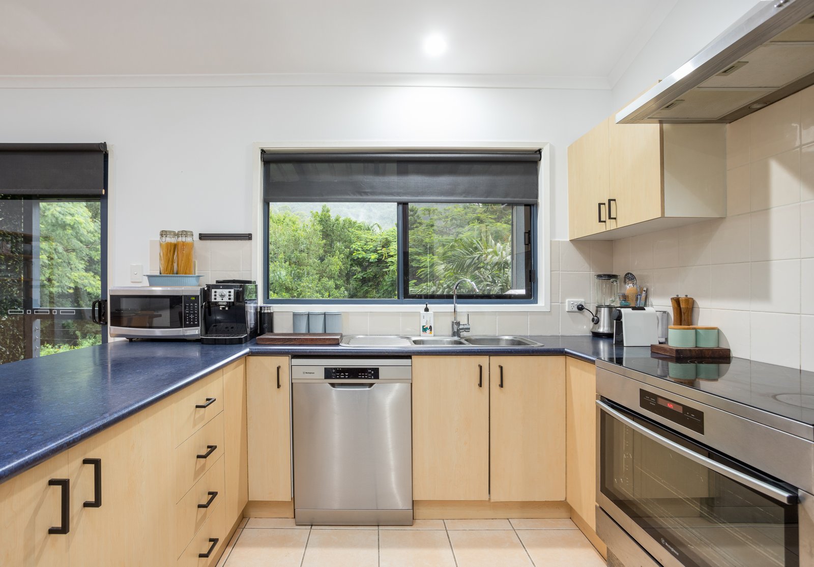 3/6 Border Drive CANNONVALE 8