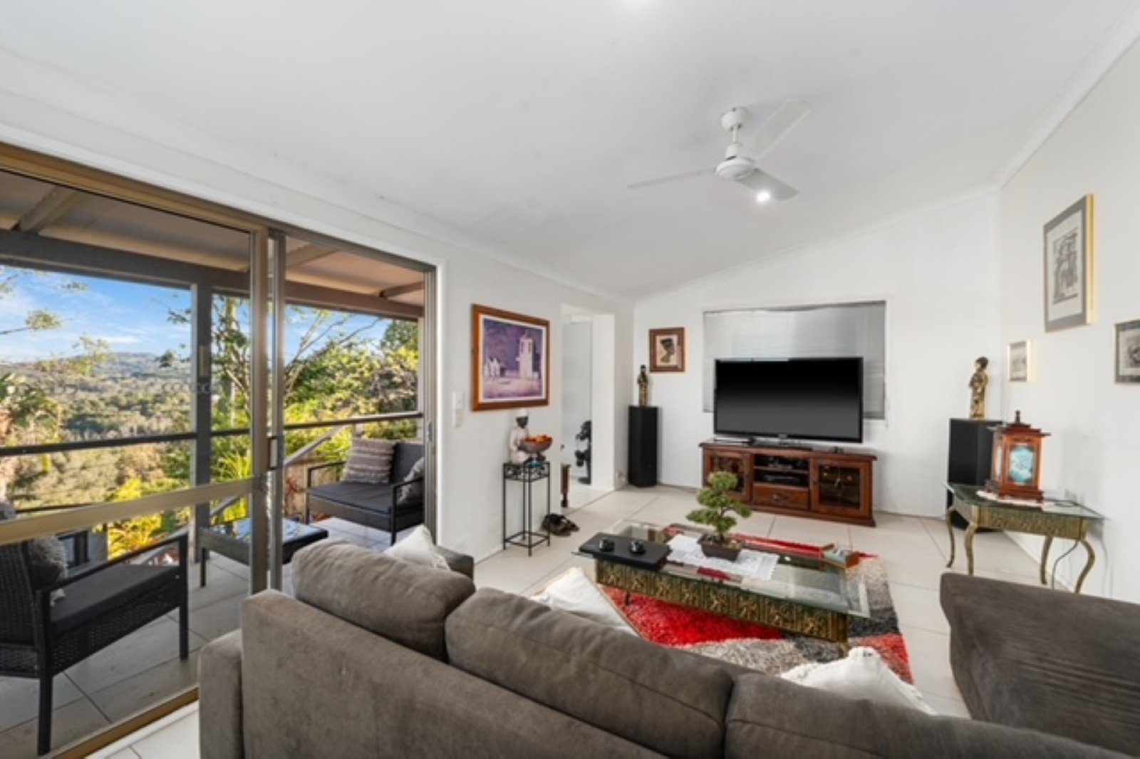 36 Broadwater Esplanade BILAMBIL HEIGHTS 5