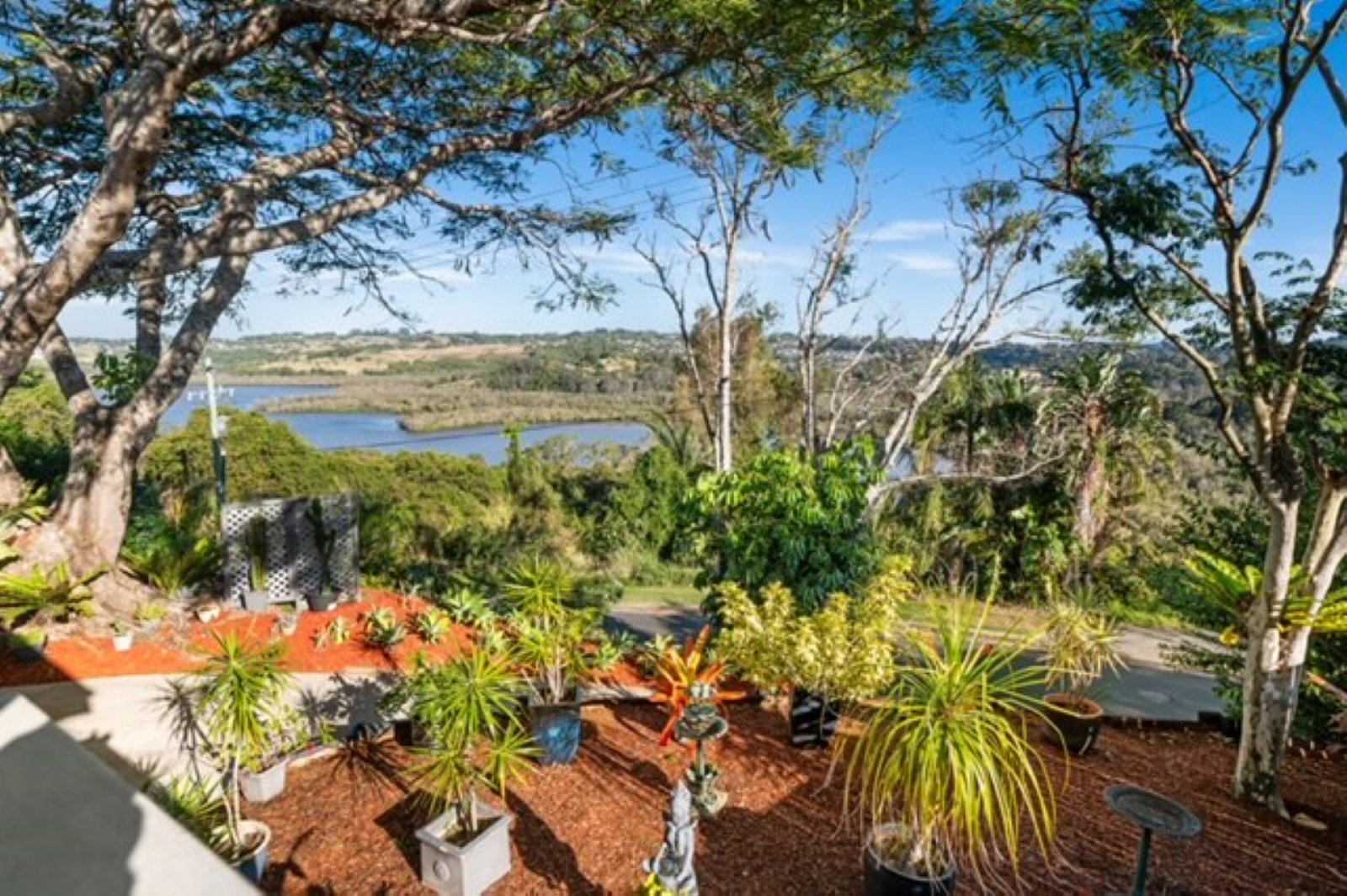 36 Broadwater Esplanade BILAMBIL HEIGHTS 19