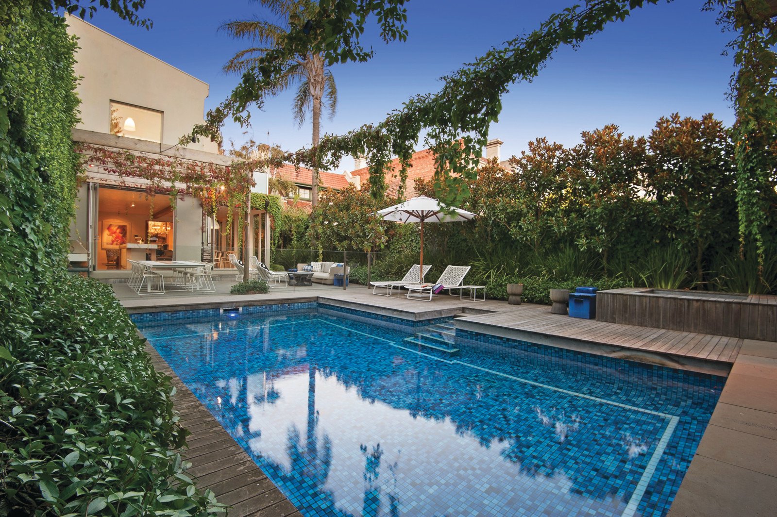 36 Canterbury Road, Middle Park, VIC