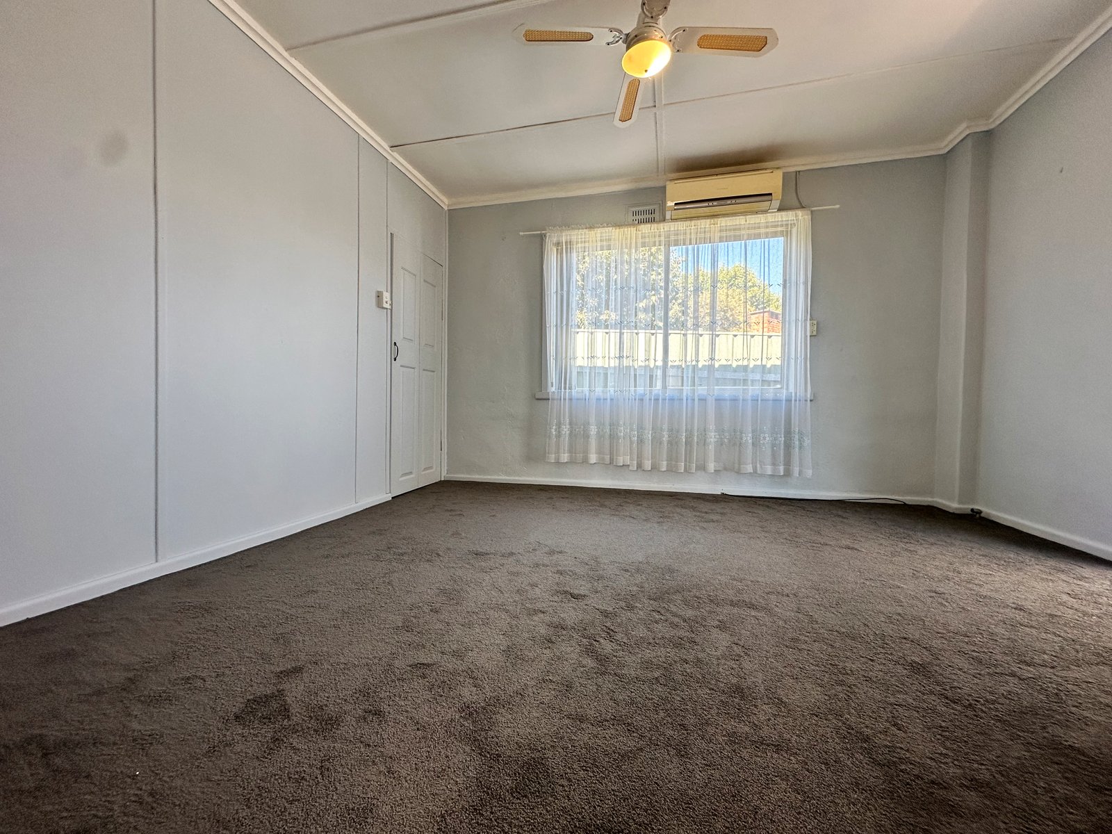 36 Clarke Street TUMUT 4