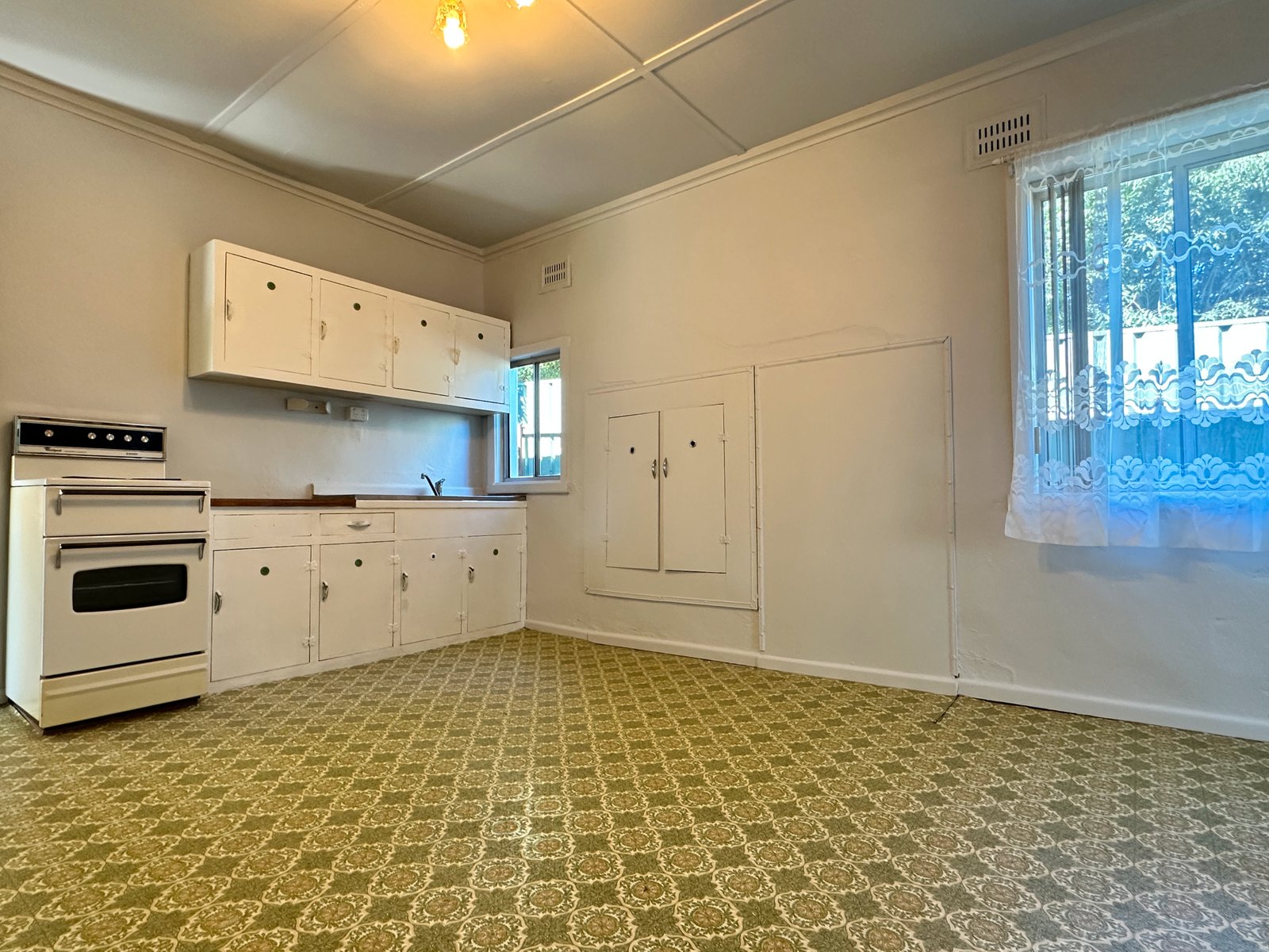 36 Clarke Street TUMUT 6