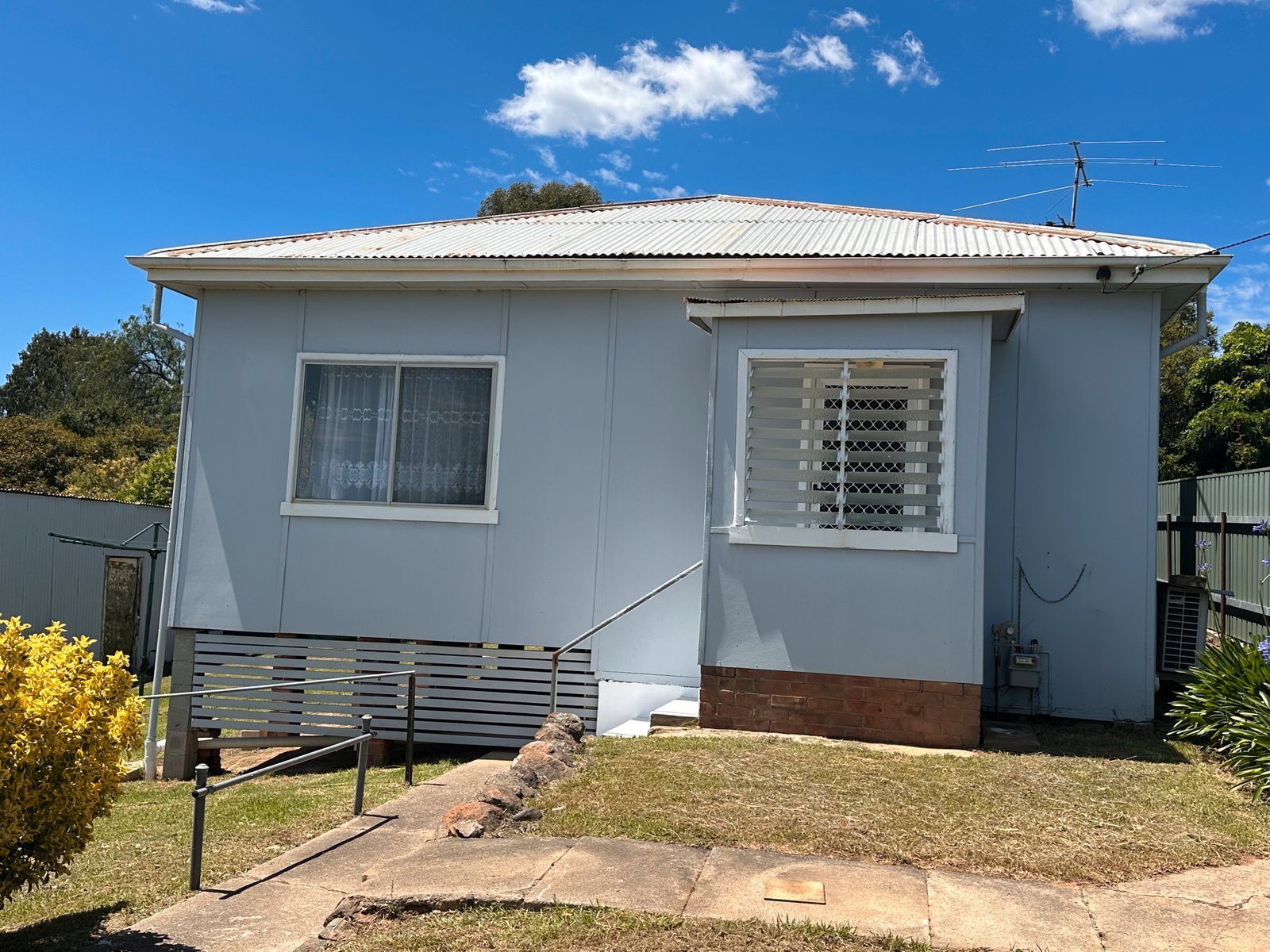 36 Clarke Street TUMUT 11