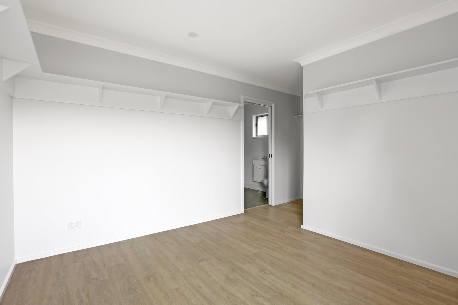 36 Coolibah Ave  ALBION PARK RAIL 6