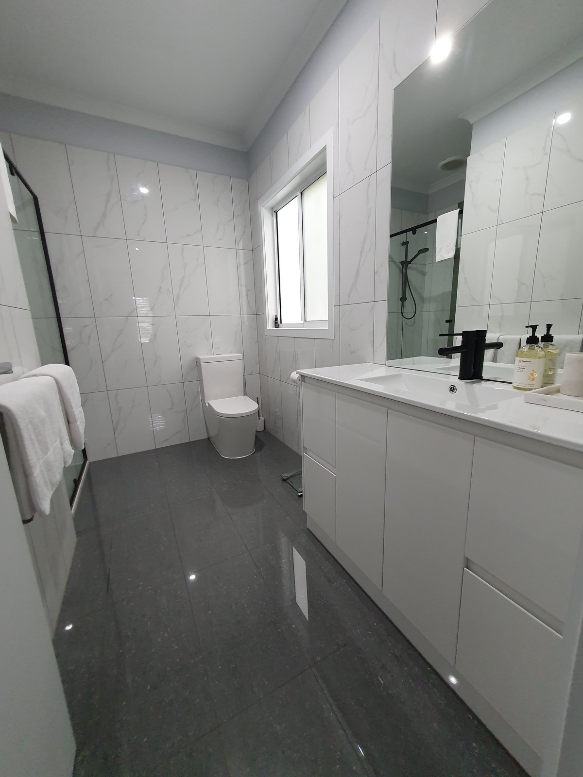 Real Estate and Property in 3/6 Corinella Road, Woodend, VIC