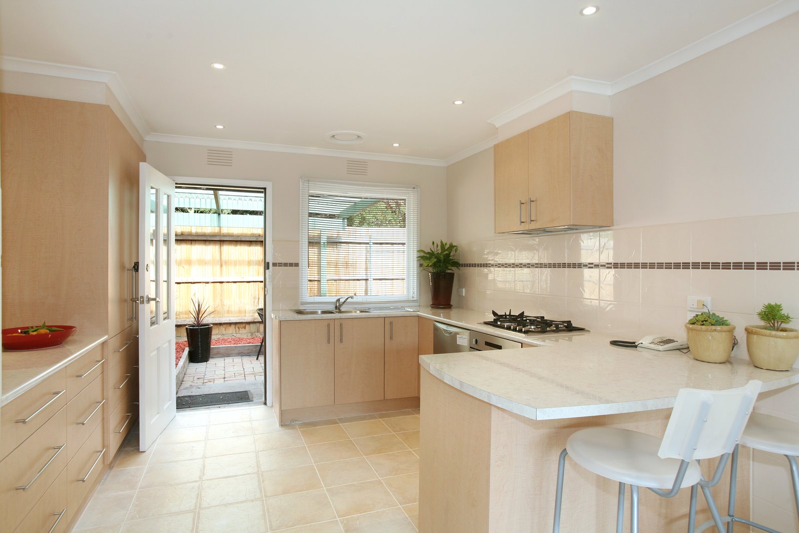 Gallery: 3/6 Crown Avenue