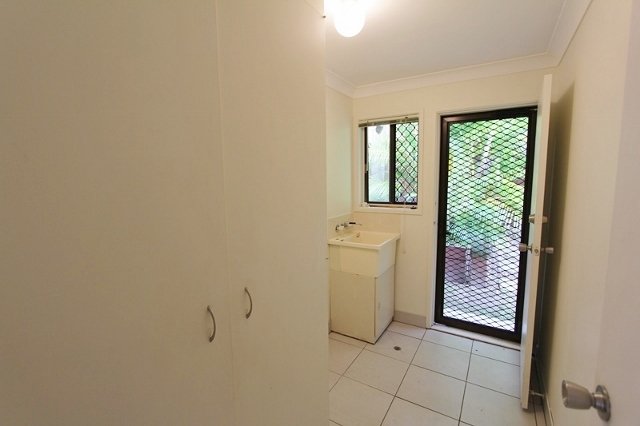 36 Currumburra Road ASHMORE 11